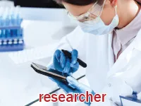 Định nghĩa của từ <b>researcher</b>