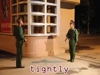 Định nghĩa của từ <b>tightly</b>