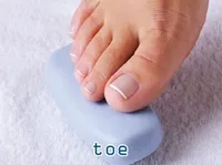 Định nghĩa của từ <b>toe</b>