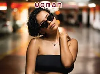 Ý nghĩa của từ vựng <b>woman</b>